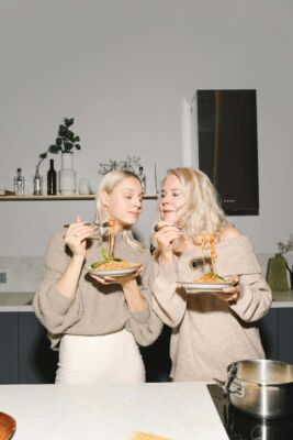 two women eating